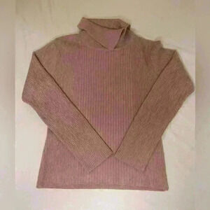 Melanie  Lyne Soft Wool Turtleneck Cable Knit Sweater in Dusty Pink size Medium